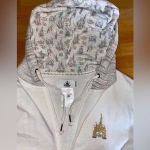 Disney sweater white size XL